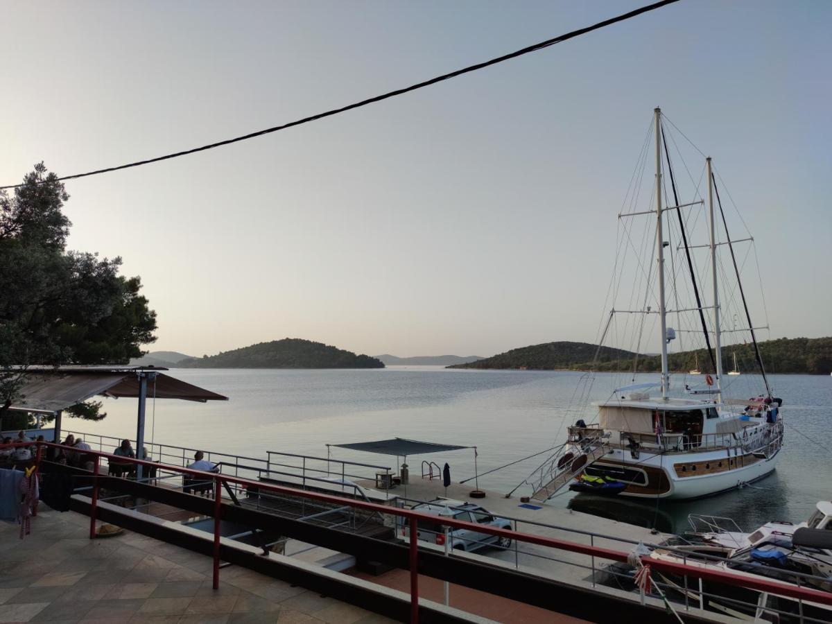 مبيت وإفطار Luka  Pansion Alen - Dugi Otok المظهر الخارجي الصورة
