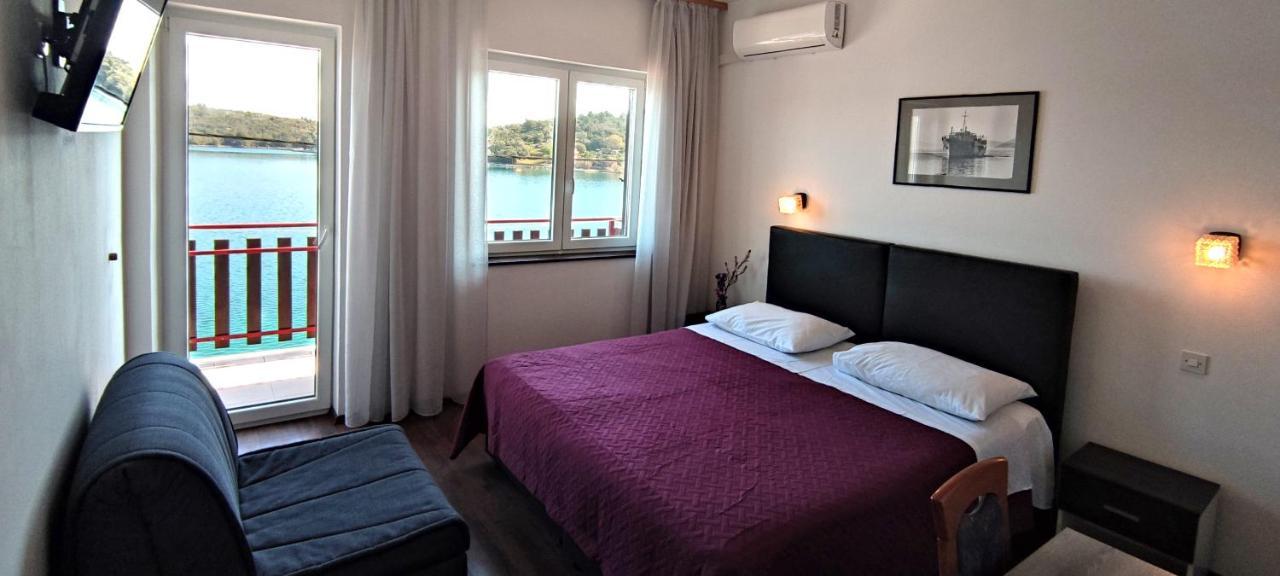 مبيت وإفطار Luka  Pansion Alen - Dugi Otok المظهر الخارجي الصورة