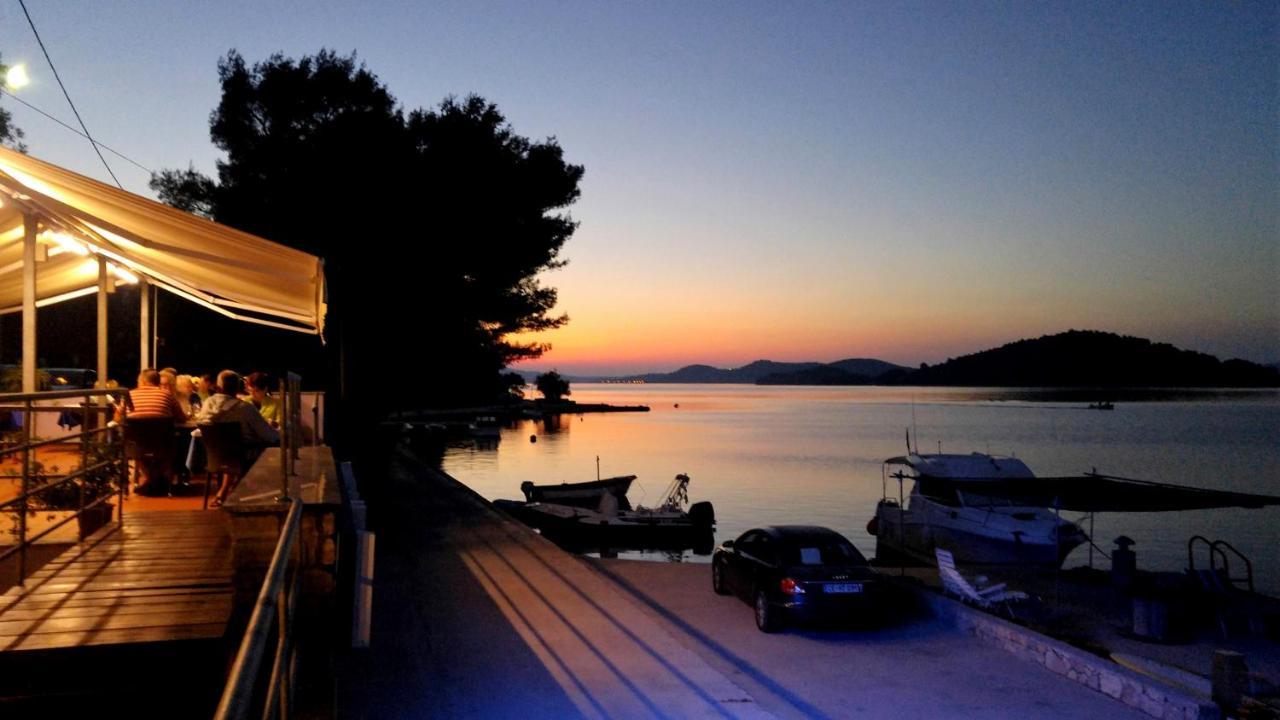 مبيت وإفطار Luka  Pansion Alen - Dugi Otok المظهر الخارجي الصورة